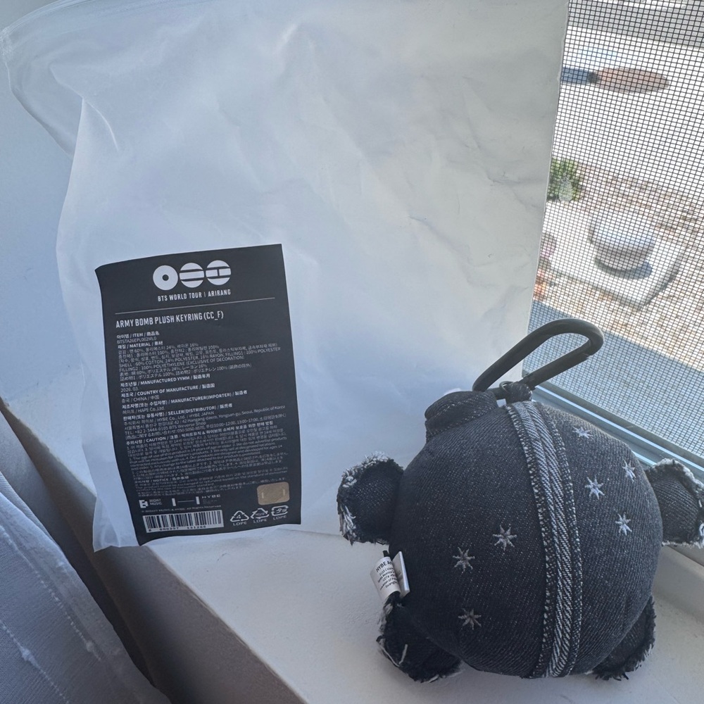 BTS plush bomb keyring - Picture 3 of 4